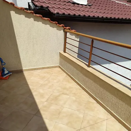 рибарска 8 سوزوبول