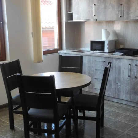 Appartamento рибарска 8 *